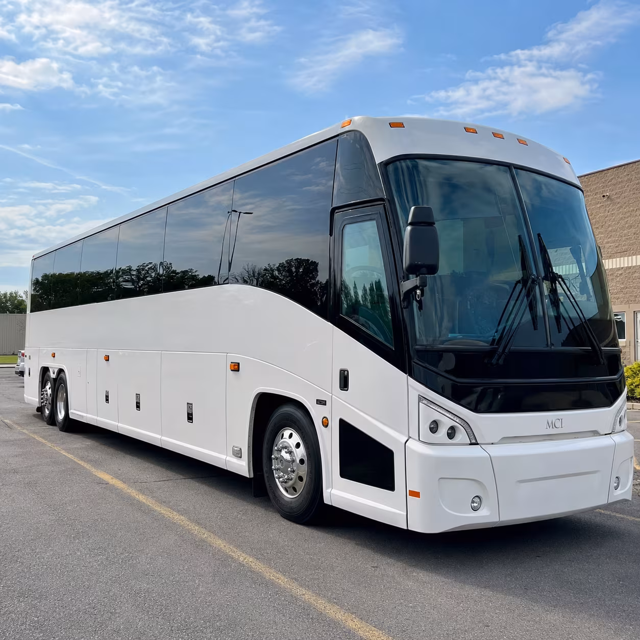 shuttle your team between waterbury and hartford s major conference venues